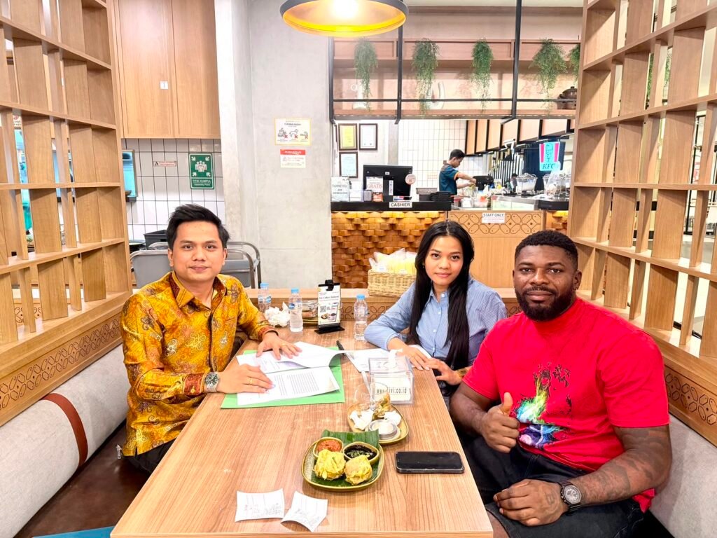 Membangun Hubungan Profesional Bersama Klien dan Mitra