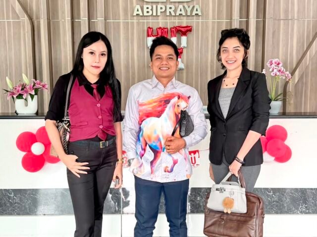 Tim Profesional Golant Law Firm